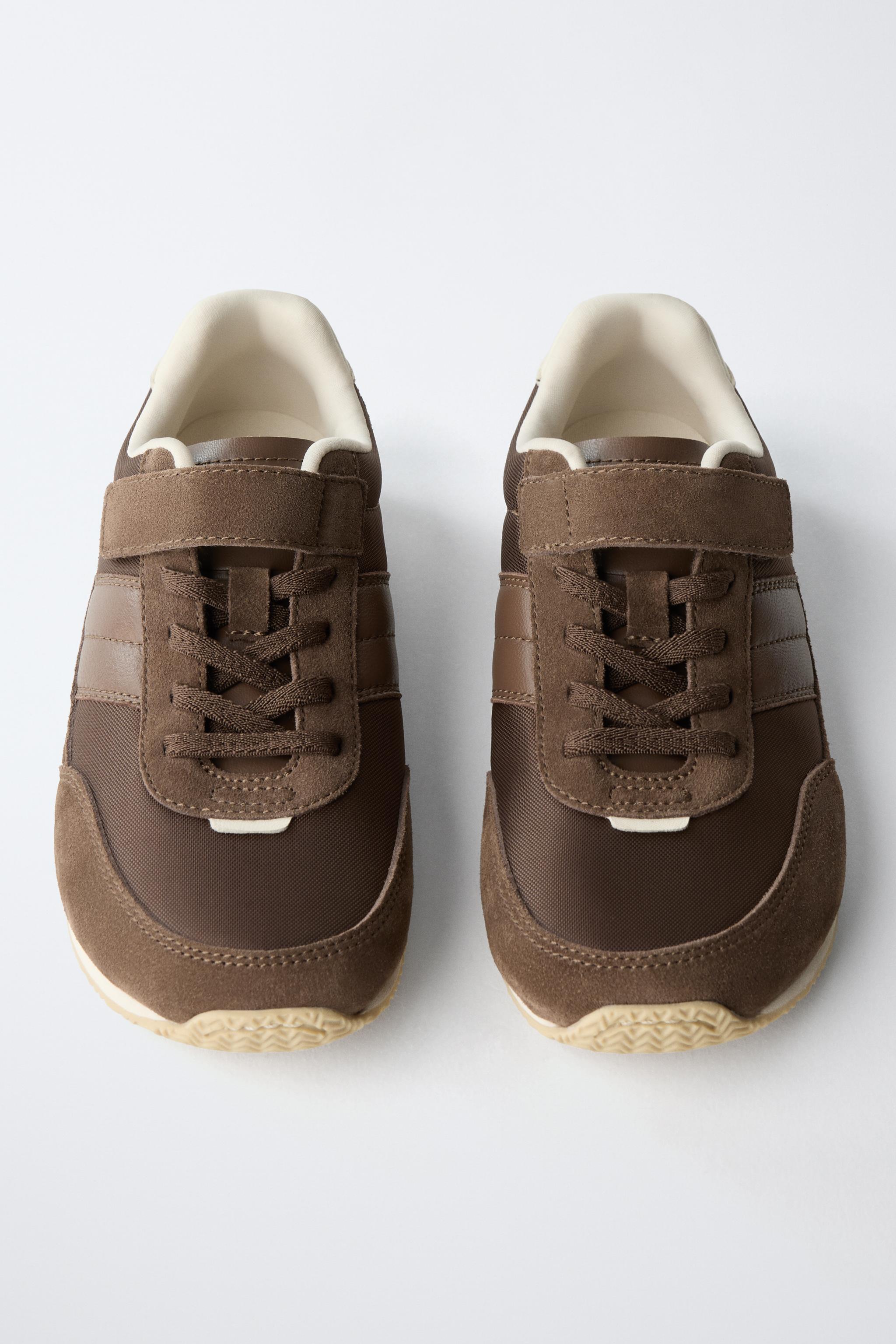 BAREFOOT SNEAKERS